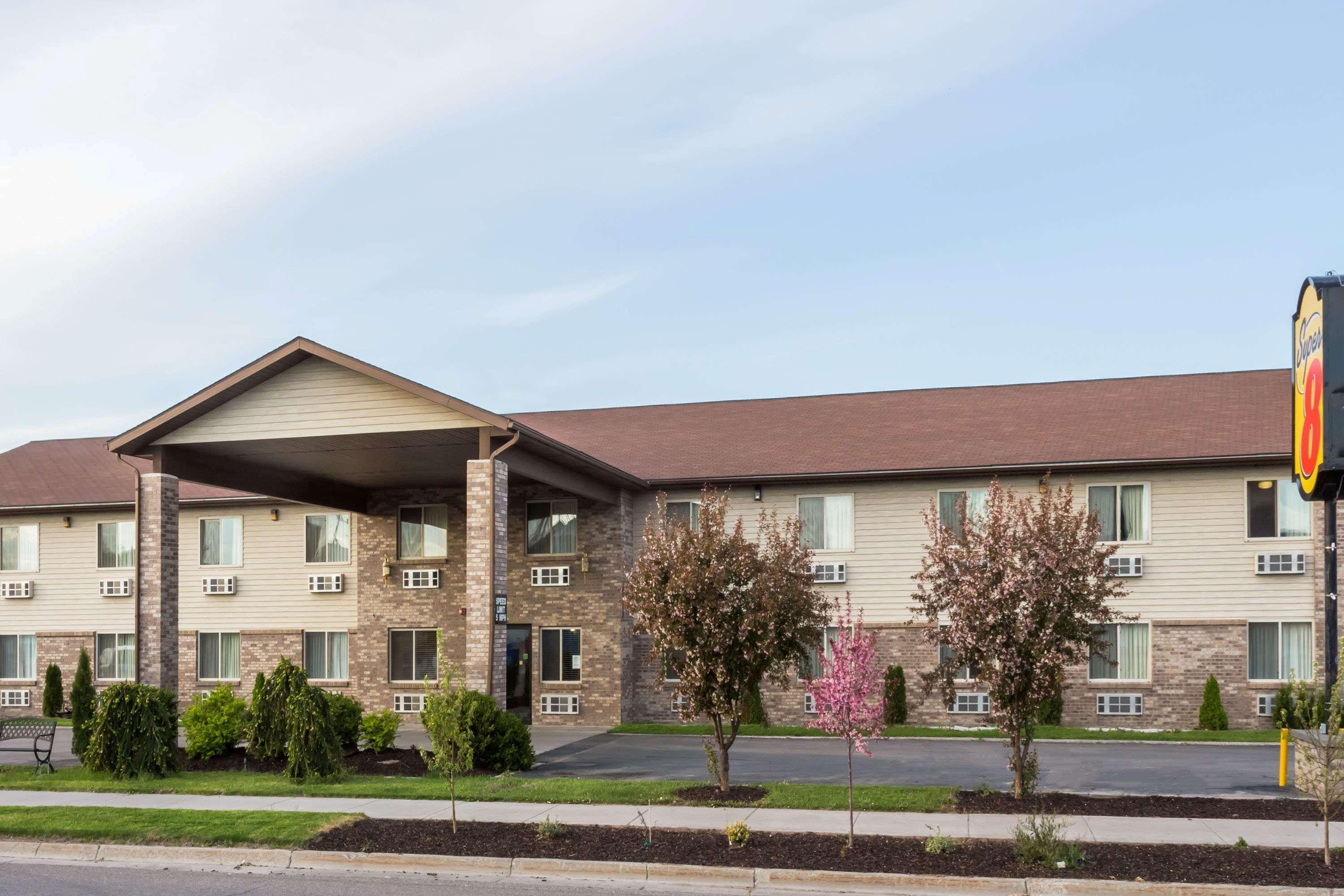 Super 8 By Wyndham Rexburg Hotel Exterior foto